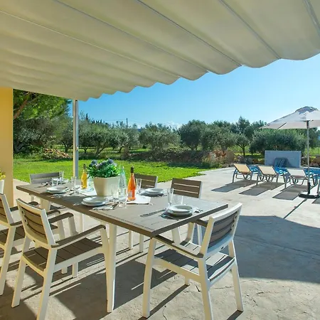 Paxeco With Large Pool And Jacuzzi * Pollenca
