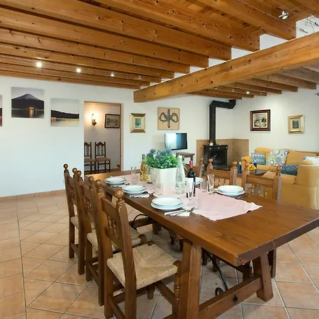 Paxeco With Large Pool And Jacuzzi Villa